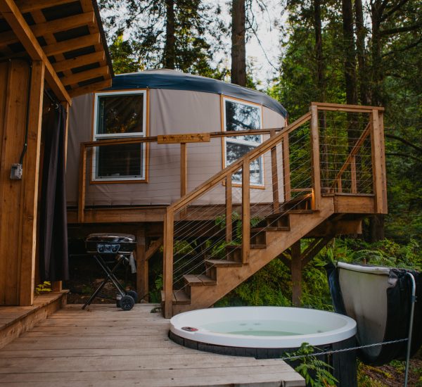 Kingfisher yurt exterior